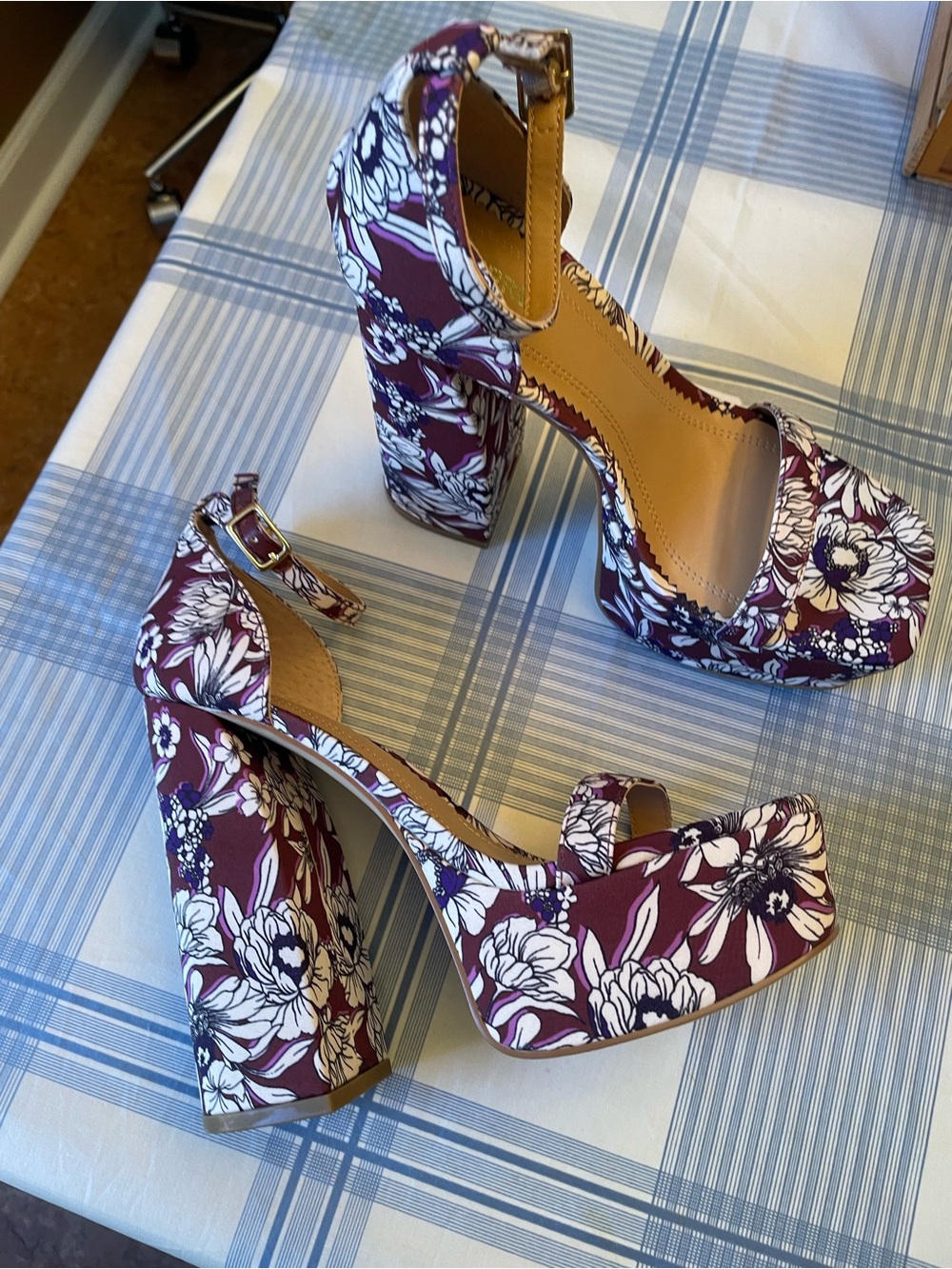 NWT Express Floral Platform Heels